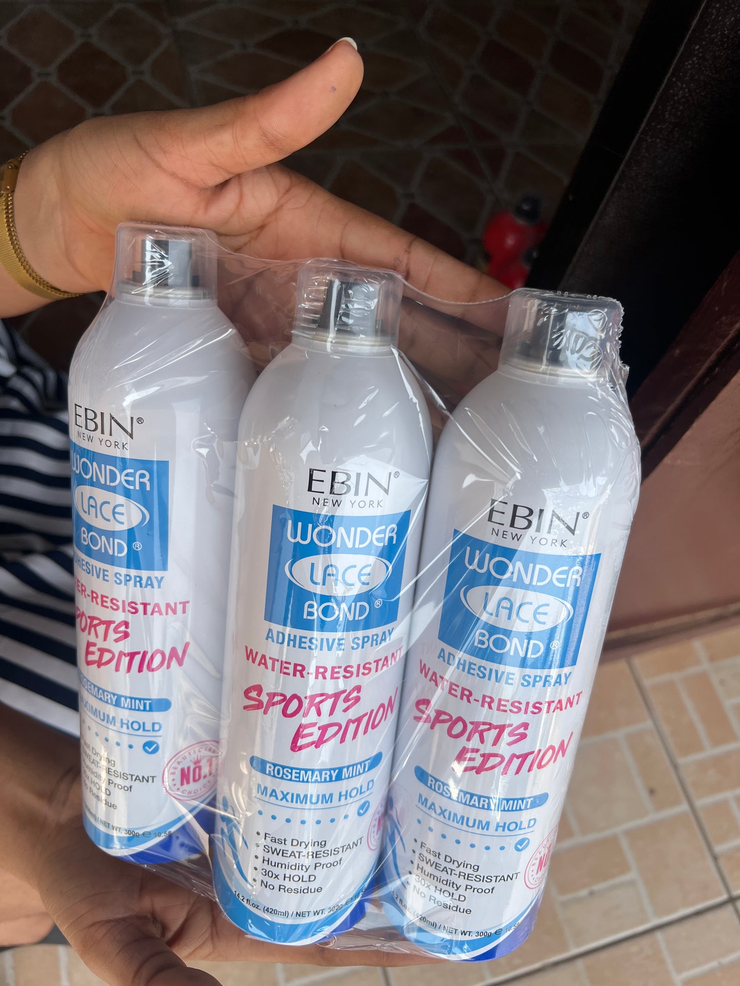 Ebin Water Resistant Adhersive Spray