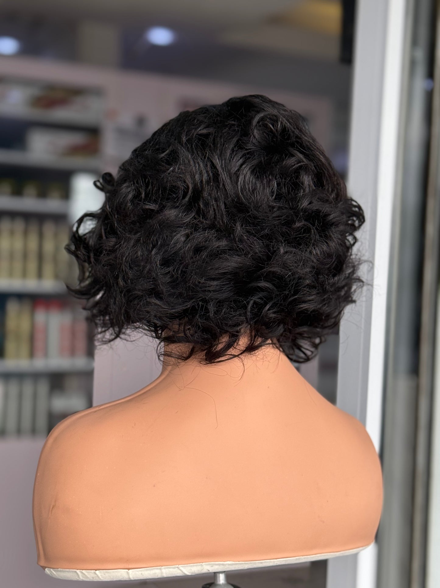 Messy 4/4 Curls In Black