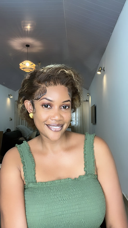 Ewura Pixie Curls In Piano