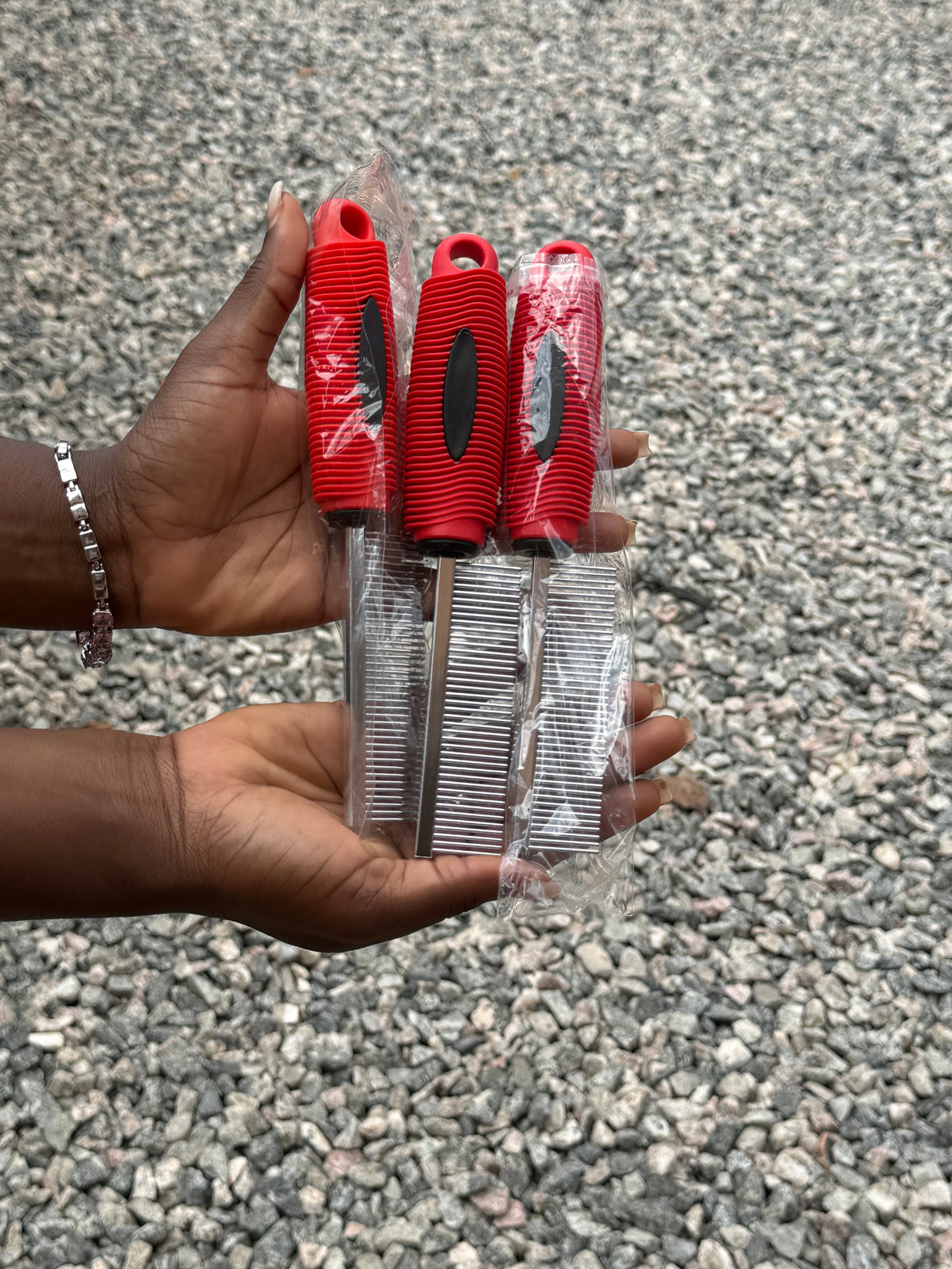 Red Metal Comb