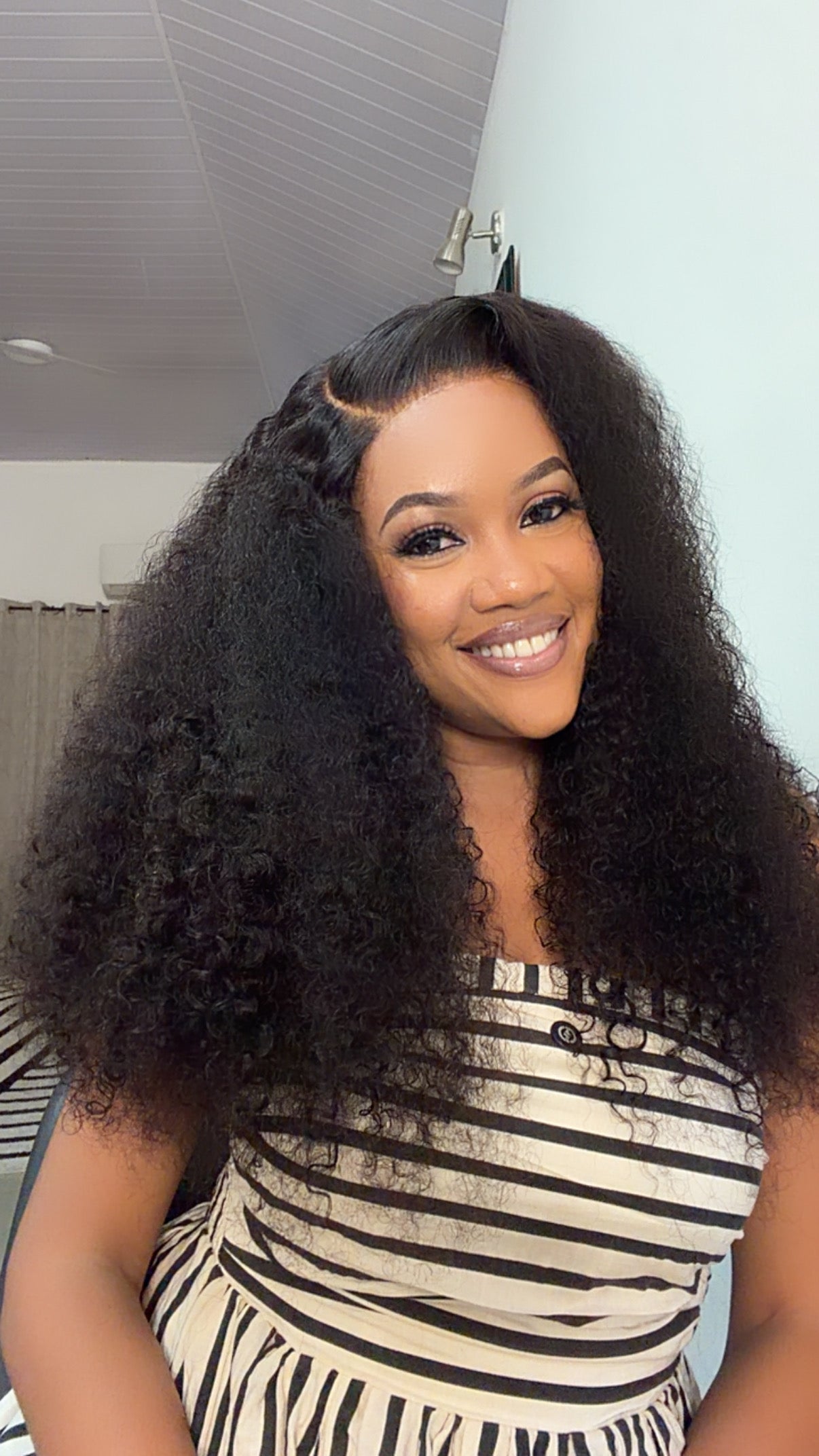 Boss Lady Curls In Black 4/4 Closure
